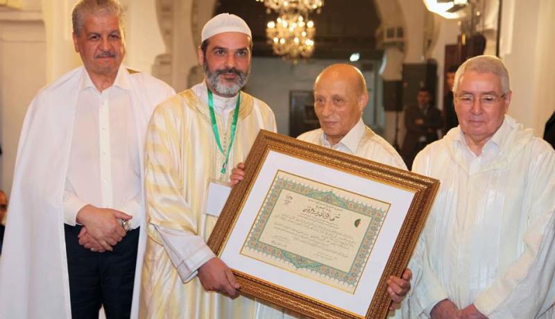 بالصور سلال يكرم الفائزين الأوائل في مسابقة الجزائر الدولية لحفظ القرآن ليلة القدر