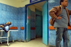 قطاع الصحة في عطلة…مواعيد مؤجلة، طوابير، نظافة منعدمة وعمال القطاع غائبون