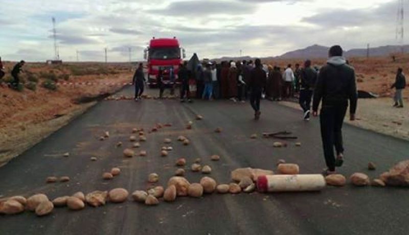 مواطنو جبيرة في بجاية يغلقون الطريق الوطني رقم 9