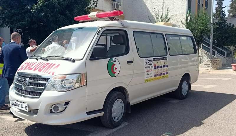 قالمة: مجمع الحصى و الإسمنت يتبرع بسيارة إسعاف للمستشفى المرجعي كوفيد19