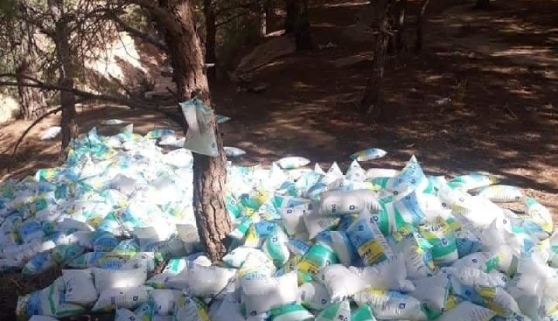 باتنة: فتح تحقيق حول قضية 970 كيس حليب مرمية على جانب طريق وادي الماء