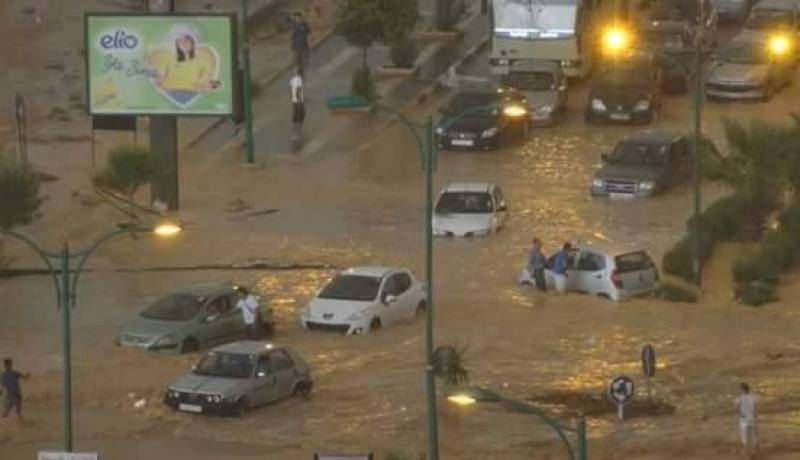 نشرية خاصة تحذر من أمطار رعدية على المدن الداخلية الوسطى والشرقية