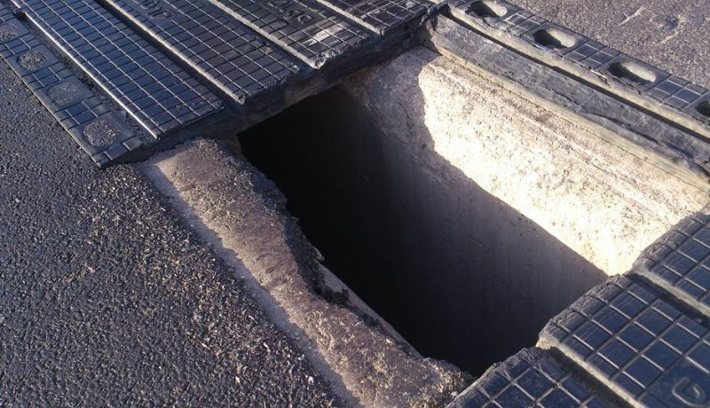 حفرة الموت بالطريق السيار في الشلف