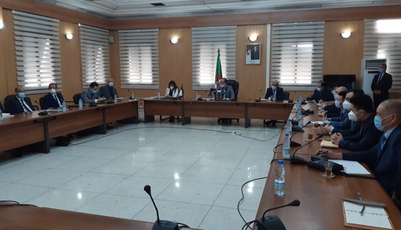 بومزار يدعو موردي تجهيزات الإتصالات ٳلى تسريع التحول الرقمي