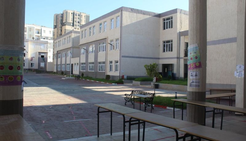 والي الجزائر يقف على تطبيق الإجراءات الوقائية في امتحانات “الباك”