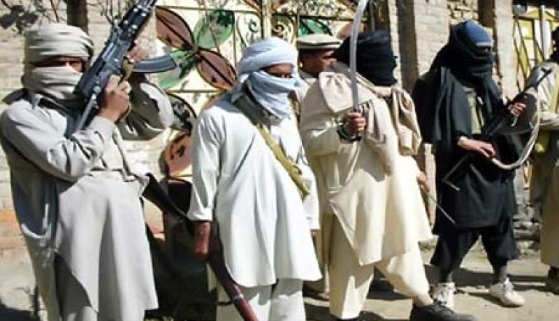 مقتل 8 مسلحين وإصابة 7 آخرين في غارة جوية للطيران الحربي الباكستاني بشمال غرب البلاد