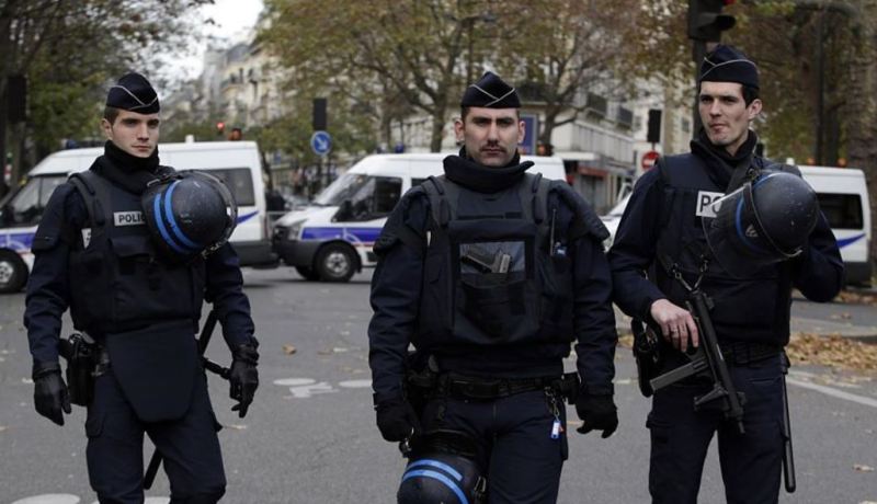 مجهول يطعن  3 أشخاص في جنوب فرنسا