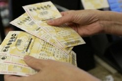 20 عاملا يفوزون بجائزة اليانصيب الكبرى بأمريكيا