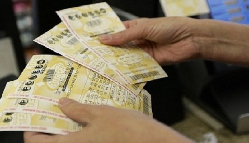 20 عاملا يفوزون بجائزة اليانصيب الكبرى بأمريكيا