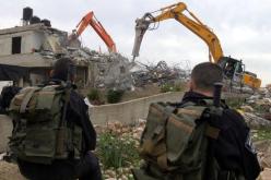 قوات الإحتلال تهدم مساكن للفلسطينيين بالضفة الغربية