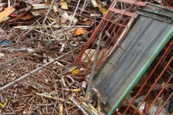 حجز 20 طنا من النفايات الحديدية على متن جرار من قبل الجمارك في تندوف