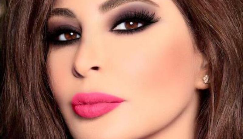 إليسا تطالب بحقوق المرأة في يومها العالمي