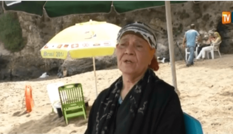 بالفيديو.. شباب يرافقون نزيلات دار العجزة بالعاصمة إلى البحر