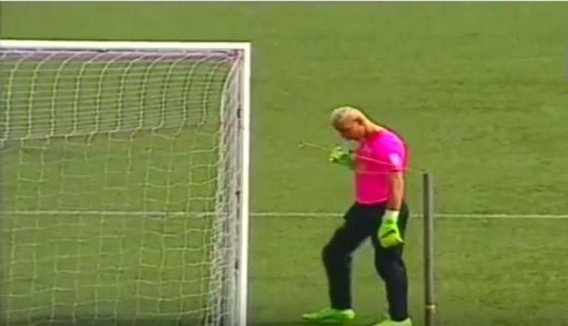 بالفيديو.. شاوشي يرش شباكه بالماء المرقي لإبطال مفعول القريقري