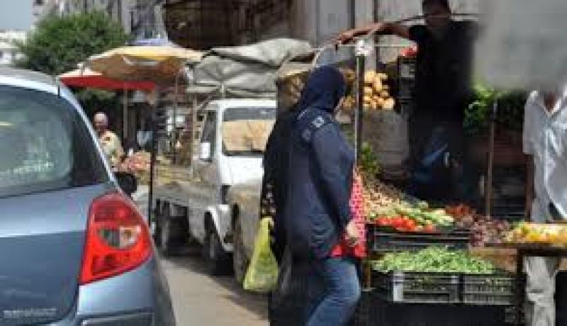 القضاء على 856 سوق فوضوية واعادة ادماج 18.300 تاجر إلى نهاية جويلية 2014