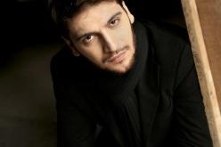 المنشد سامي يوسف يحي حفلا روحيا بالجزائر في عيد الاستقلال