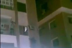 الطلبة المصريون يحاصرون سبعة طلبة جزائريين ويحرقون منازلهم ووثائقهم