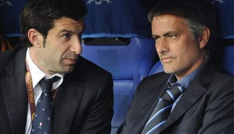 مورينيو يوصي بفيغو بديلاً لزيدان