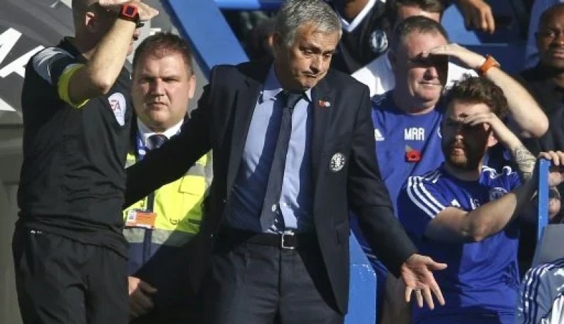 ايقاف مورينيو لمباراة واحدة وتغريمه ايضا