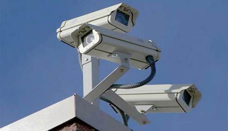 حجز طائرتين صغيرتين و8 كاميرات مراقبة بتلمسان