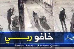 شاهد.. شابان يسرقان أغطية البالوعات الحديدية بالبليدة