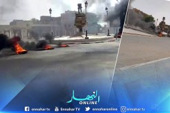 ادرار.. مواطنون يغلقون الطريق ويحرقون عجلات مطاطية بحي 400 مسكن بسبب انقطاع الكهرباء