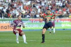 بالصور.. التعادل يحسم الشوط الأول بين “العميد” و”السياسي”