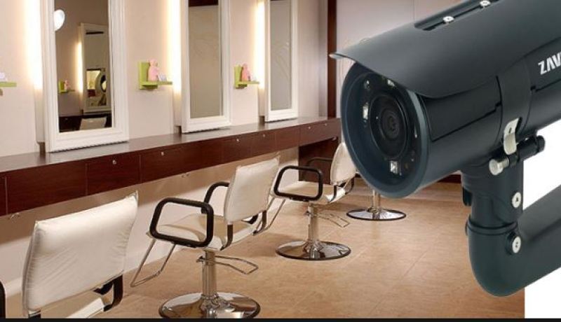 بالفيديو.. صاحب فندق يتجسس على زبائنه بكاميرا في السعودية