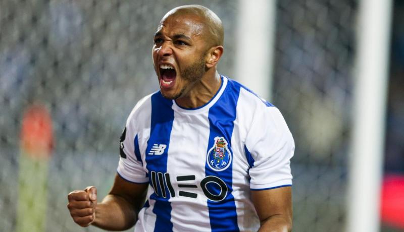 أولمبيك مارسيليا يُصّر على ضم “براهيمي”