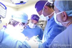 بالفيديو.. تعرف على أول من قام بعملية زراعة الوجه وكيف أصبح شكله