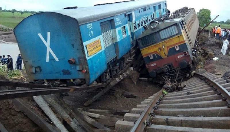 23 قتيلا على الأقل و100 جريح بانحراف قطار في الهند