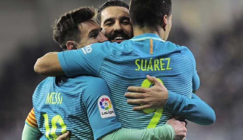 برشلونة يفوز برباعية ويطارد غريمه ريال مدريد