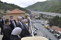 وزير السياحة يتفقد مشروع إنجاز فندق تيبرغنت بالمدية