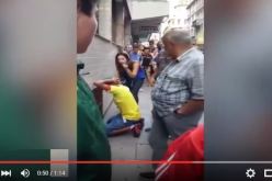 بالفيديو امرأة تؤدب لصاً حاول سرقتها في الشارع