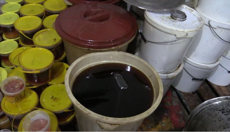 أم البواقي: الكشف عن وحدة صناعية سرية وحجز كميات كبيرة من العسل الفاسد