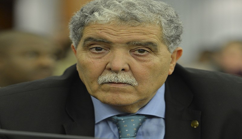 العمل 24 ساعة يدخل شرفي المستشفى