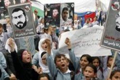 أهالي الأسرى الفلسطينيين يزورون لأول مرة ذويهم في السجون الإسرائيلية