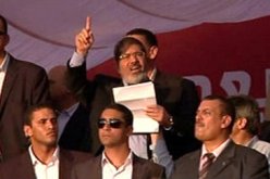 الرئيس المصري المنتخب يؤدي اليمين الدستورية رمزيا بميدان التحرير وسط القاهرة
