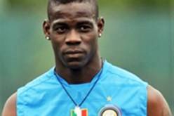 فصول مشاغبة بالوتيلي تتواصل بمقاضاته مانشستر سيتي