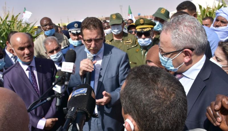 وزير الفلاحة يأمر بتسريع إنجاز مشروع الكهرباء الريفية بأدرار