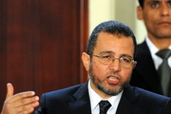 حكم مع وقف التنفيذ بسجن رئيس الوزراء المصري