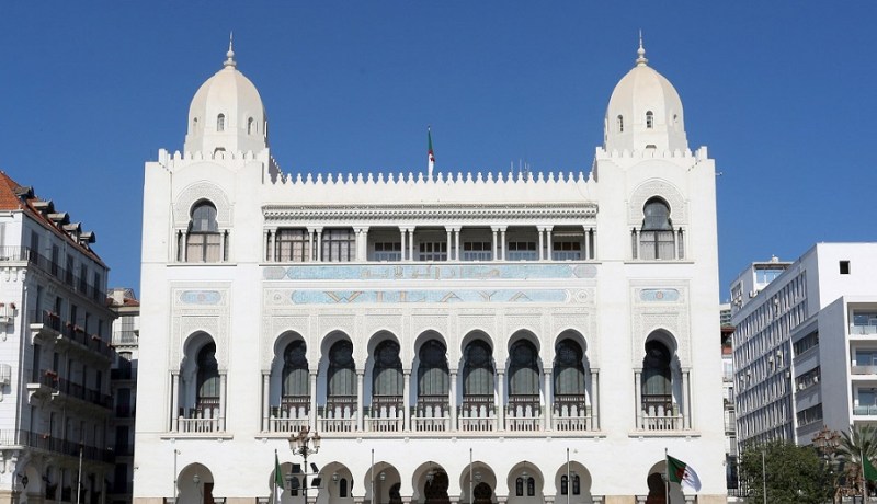 انقطاع التزود بالماء الشروب في بلديات باب الوادي وسيدي امحمد غدا