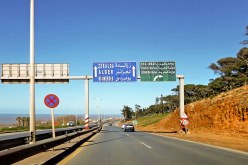 غلق الطريق السريع بين العاصمة وتيبازة 12 ساعة بسبب توسعة الجسر