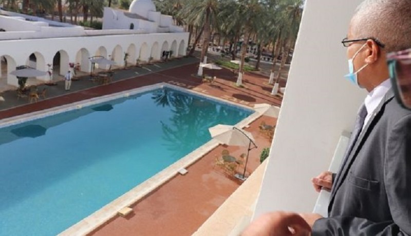 وزير السياحة يتفقد فندق الزيبان ببسكرة ويأمر بتشبيب المسيريين