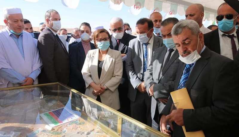 وزير الموارد المائية يتفقد محطة تصفية المياه المستعملة كاف الدخان بغرداية