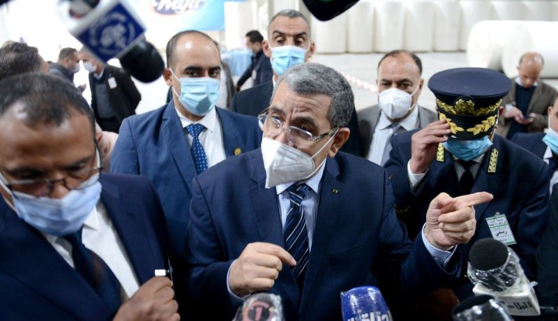 الوزير الأول يضع حجر الأساس لإنجاز مركز مكافحة السرطان في الجلفة