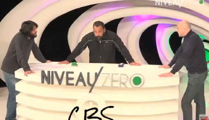 بالفيديو .. مفكر فرنسي ينهال بالضرب على كاتب عنصري