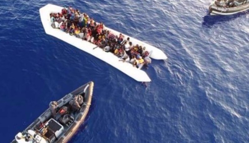 سفينة إيرلندية تنقذ أكثر من 700 شخص قرب السواحل الليبية