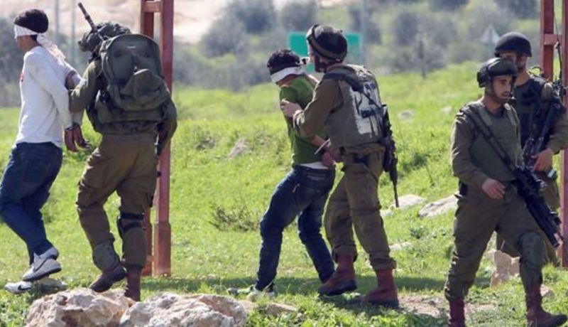 اعتقال 16 فلسطينيا بالضفة الغربية