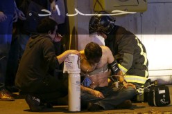 هولاند يعلن حداد لـ 3 أيام في فرنسا بعد اعتداءات باريس